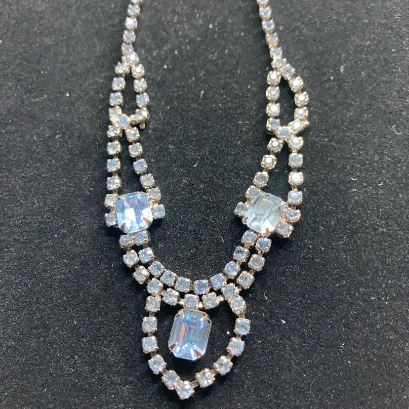 Vintage Blue Rhinestone Necklace! 14”