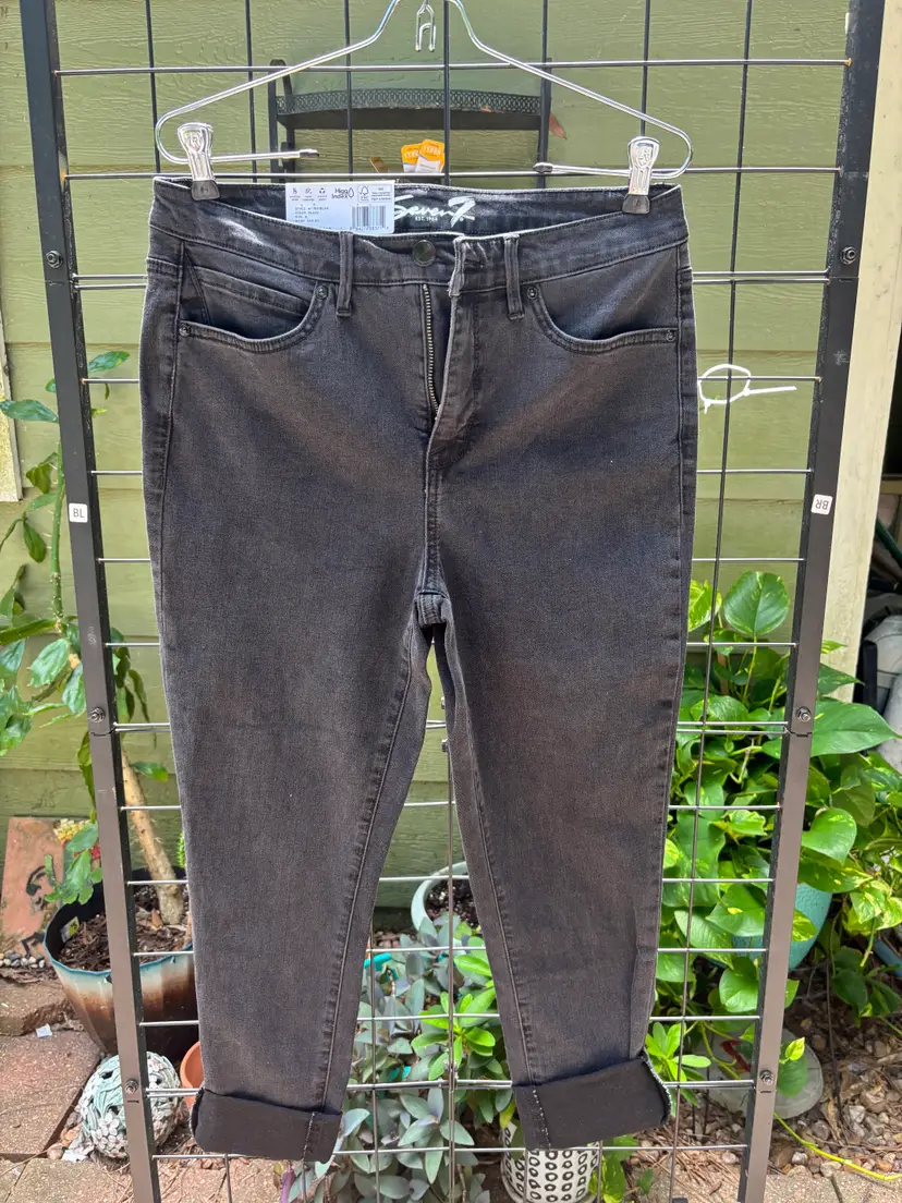 NWT Sz 8 Ladies Black Jeans