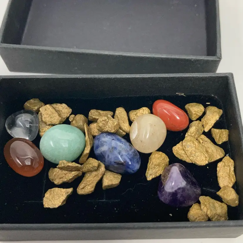 7 Pc Gemstones And Faux Gold Bits! Great For Crafting!