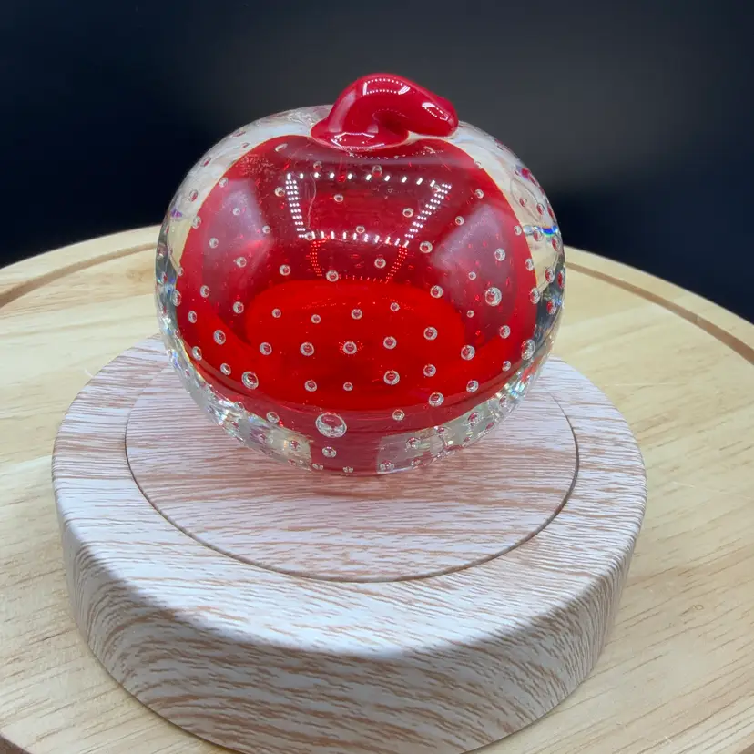 🐞Vtg Hand Blown Glass Red Apple Paperweight with Controlled Bubbles 2 1/4” UV Glow