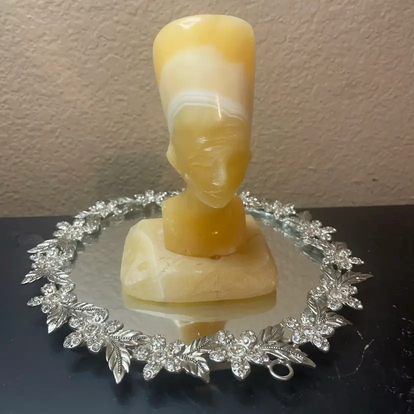 Gorgeous Carved Alabaster 5” Egyptian Queen Nefrititi Bust
