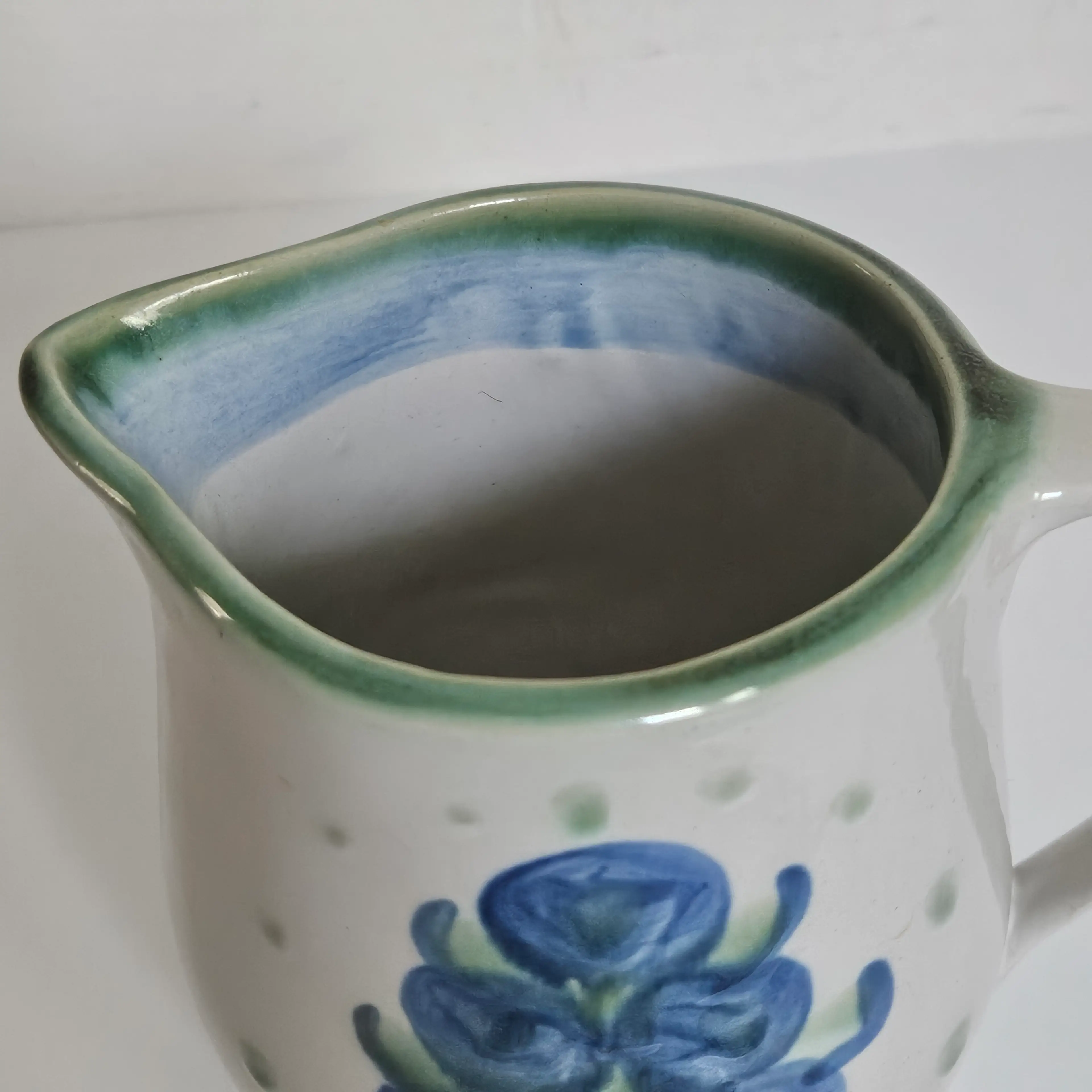 Image 2 of 6