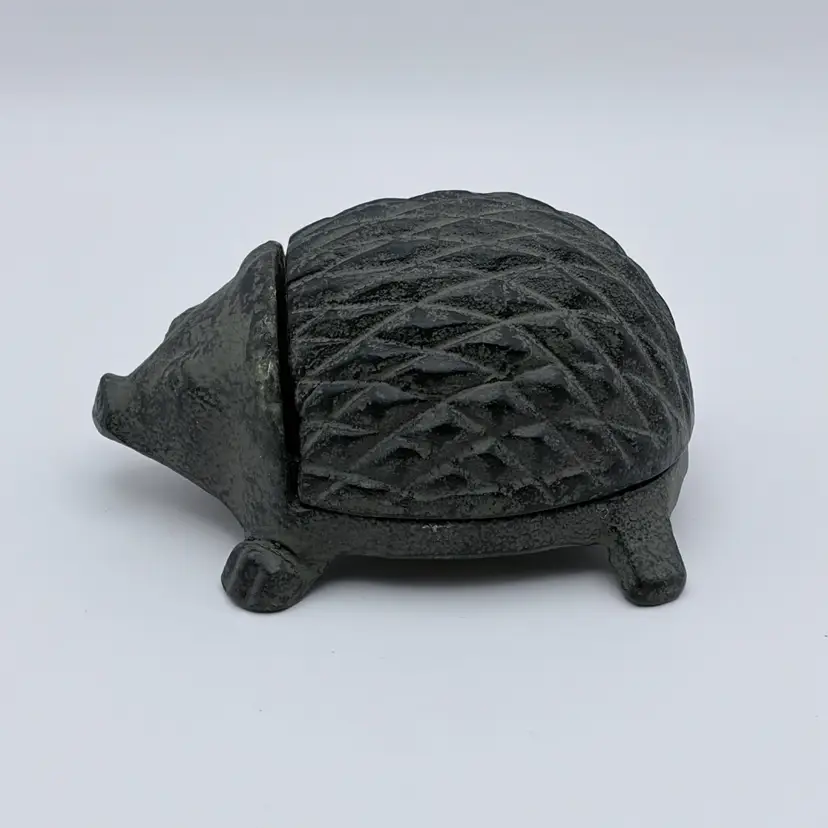 VTG Cast Iron Hedgehog Trinket Box Key Holder Office Desk Garden Ornament