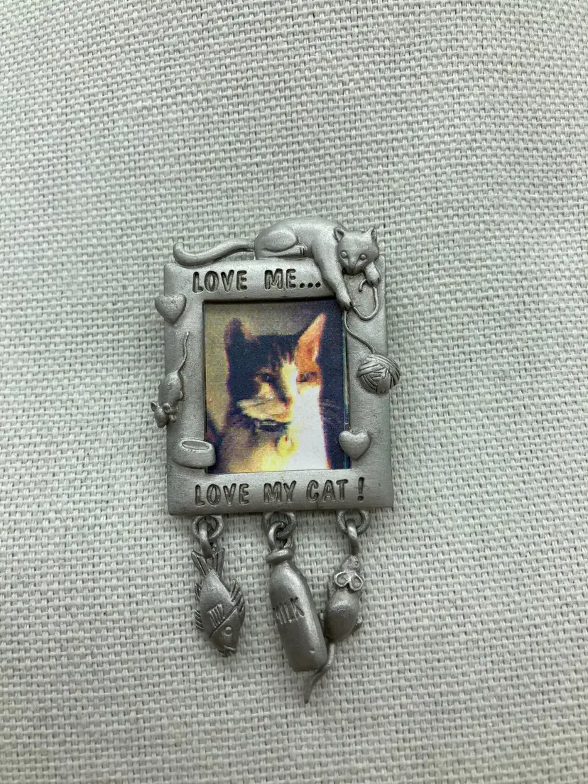 Vintage JJ Cat Photo Frame Brooch: Silver Tone Metal Pin, 1980s