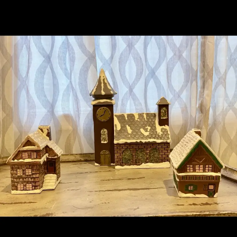 1973 Ceramic Hobbyist Village 3 Piece Set