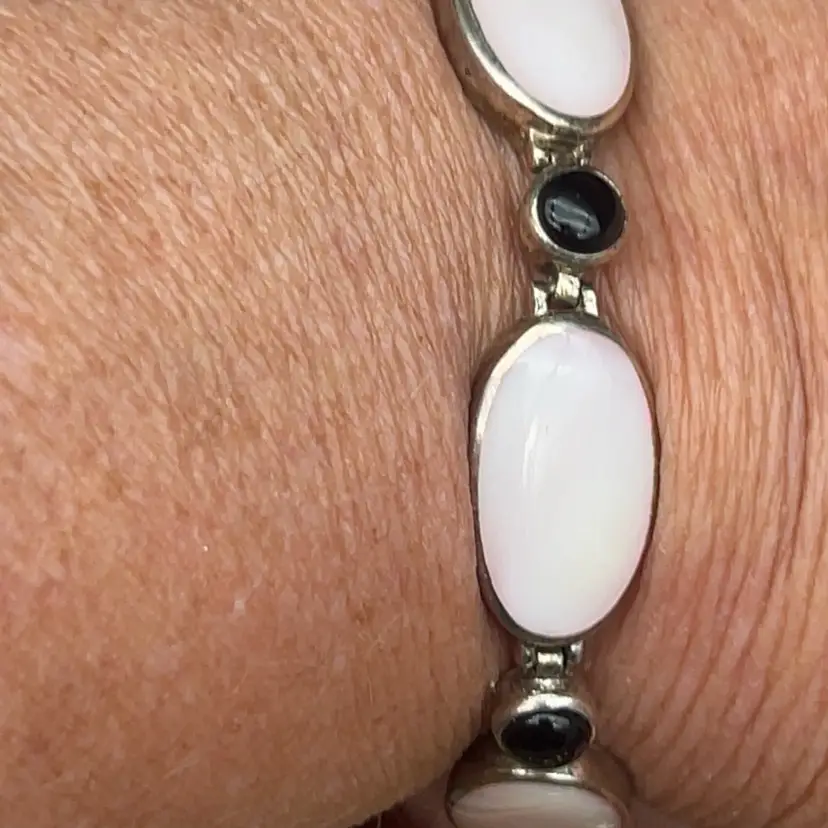 Vintage 925 Sterling Silver Mother of Pearl & Black Onyx Link Bracelet 7”
