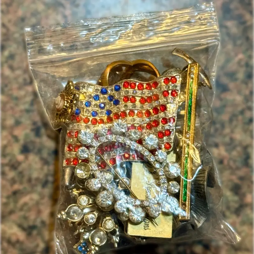 Fun Bling Craft Lot Assorted Vintage Jewelry Pieces
