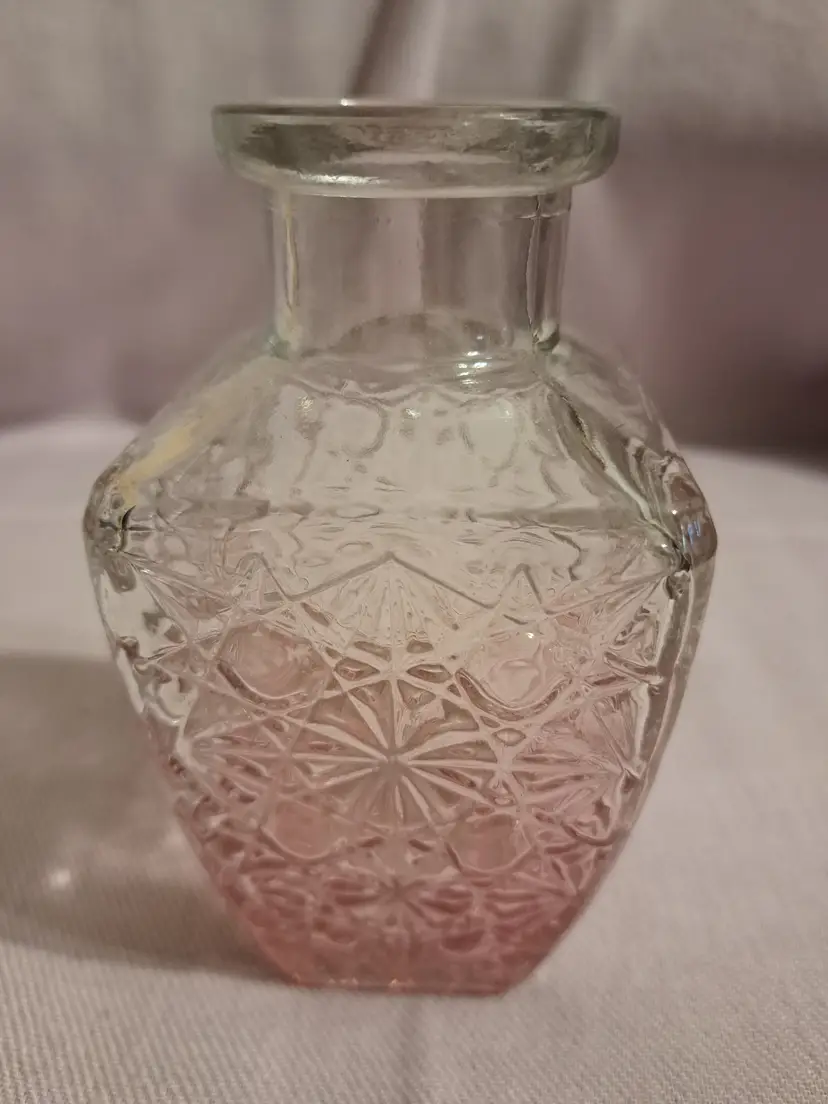 Pink Bud Vase - Diamond Star-Cut