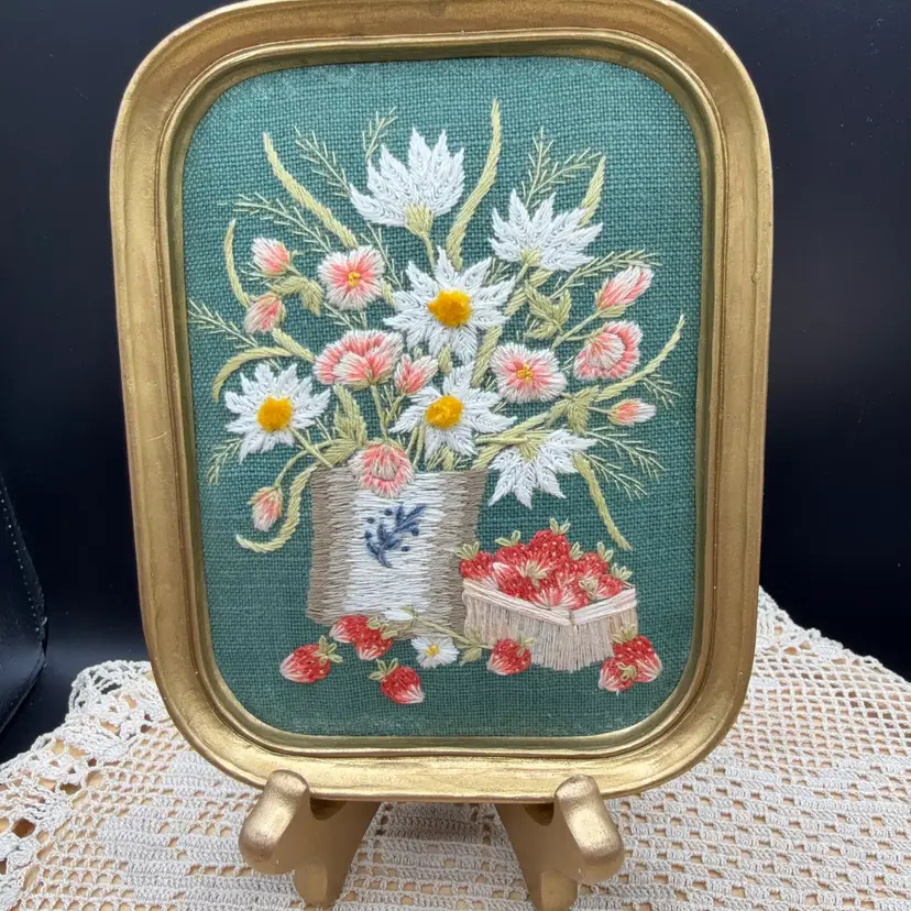 🐞Vtg Needlepoint In Gld Tone Wood Frame
 6 1/4x 5” Strawberries