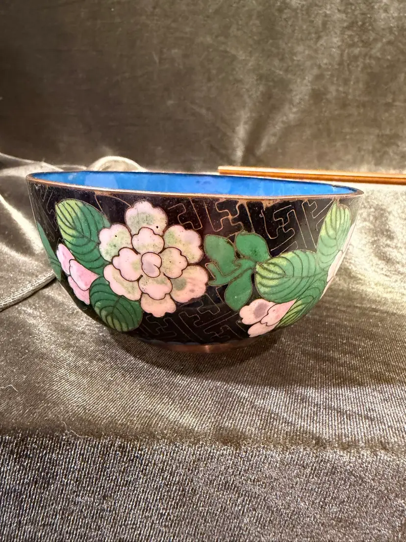 Vintage Chinese Cloisonné Enamel Floral Bowl – Black Ground with Peonies & Turquoise Interior