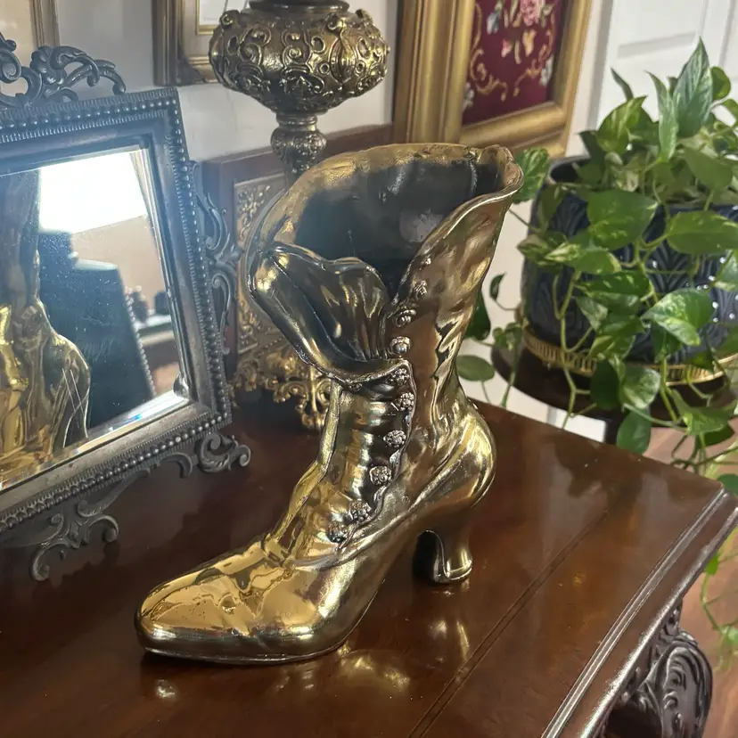 🐇Vintage Victorian Style Brass Boot Vase