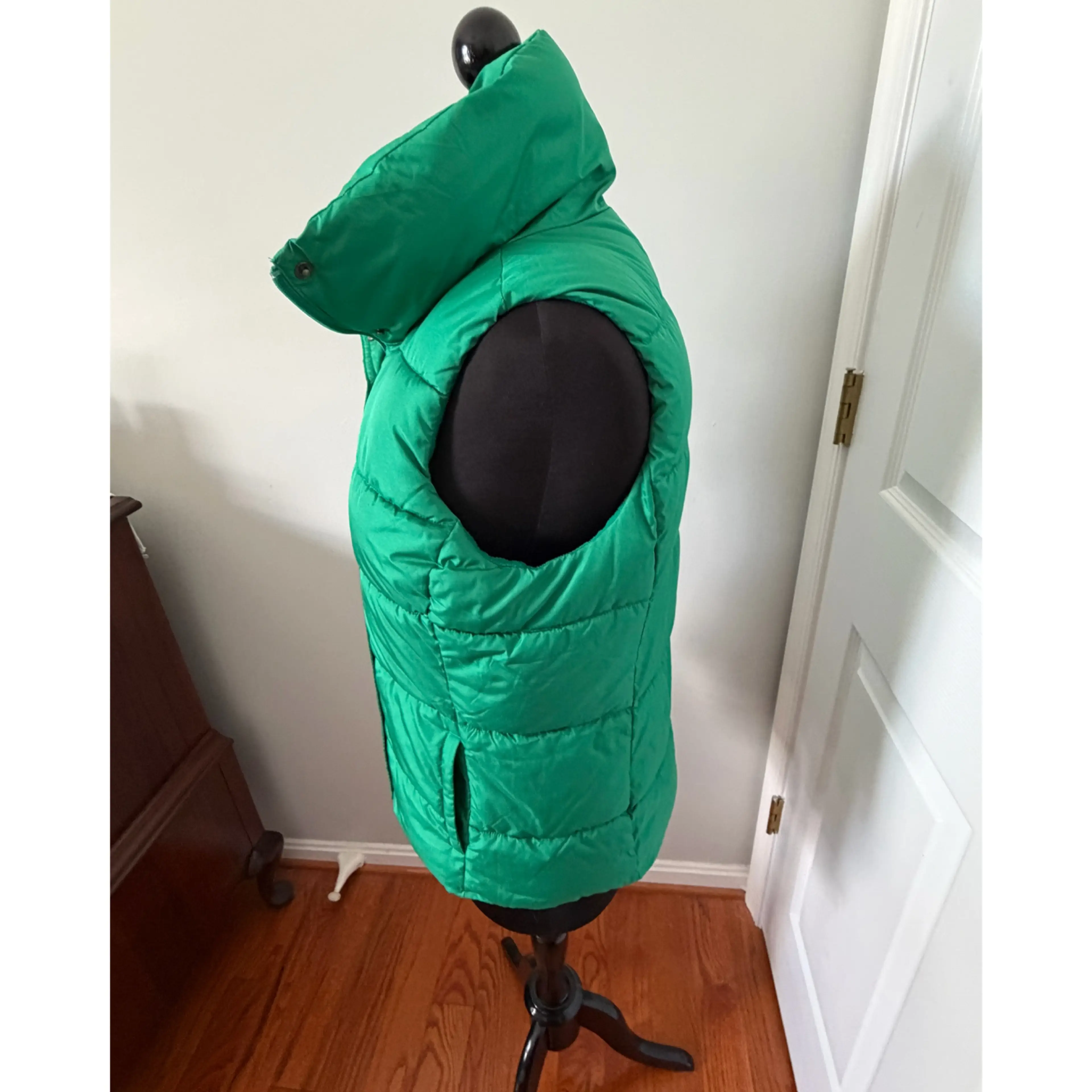 Image 4 of 12