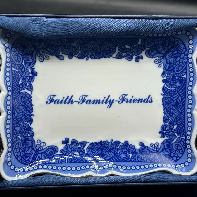 I.GODINGER & CO. Small Plate White Blue Gold Trim Sign Friend Cherish Great Gift