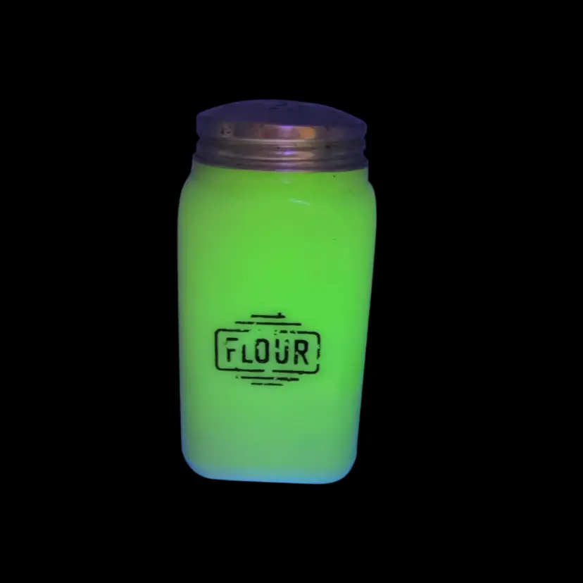 Antique McKee Uranium Custard "Roman Arch" Glass Flour Shaker 5” GLOWS