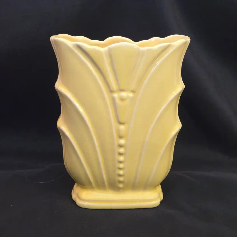 Art Deco Ceramic Vase USA 551 (Shawnee Pottery) Pale Yellow with Issues Vintage