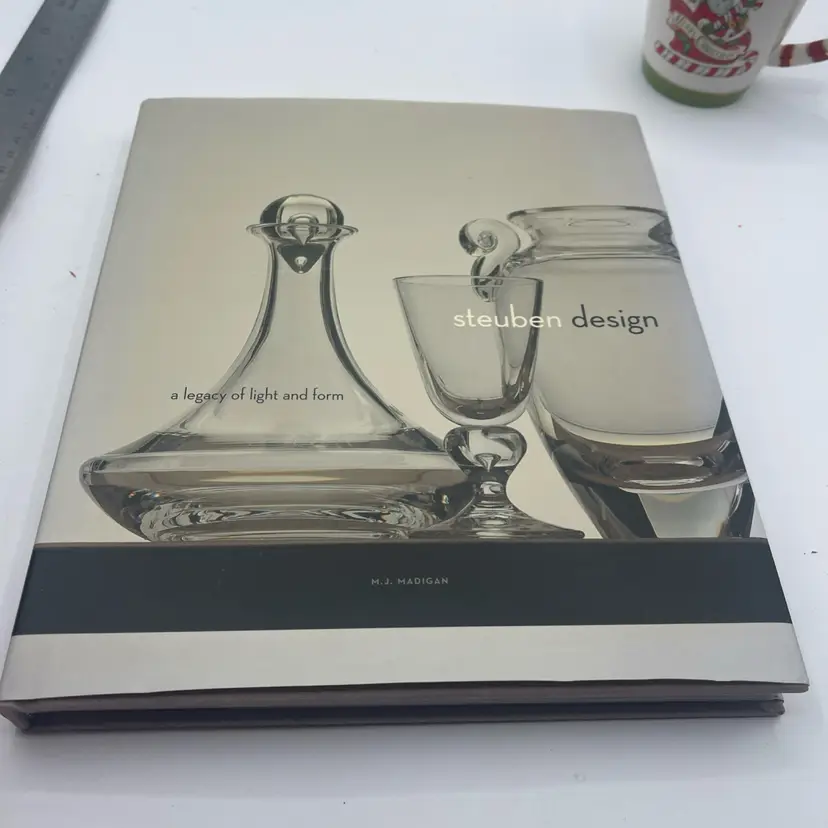 60-Steuben Design: A Legacy of Light and Form by Madigan, M. J. 2004
