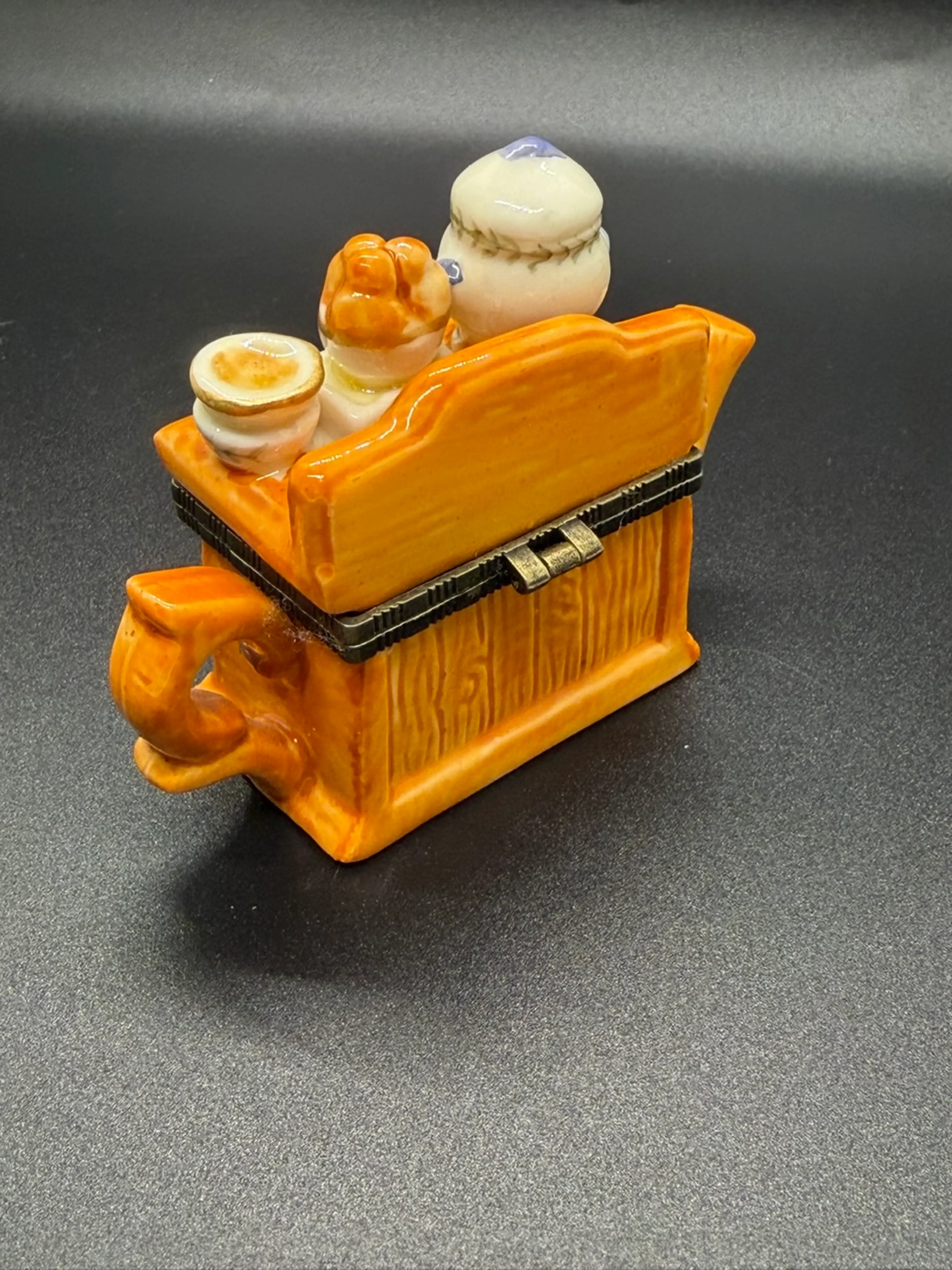 Image 3 of 6