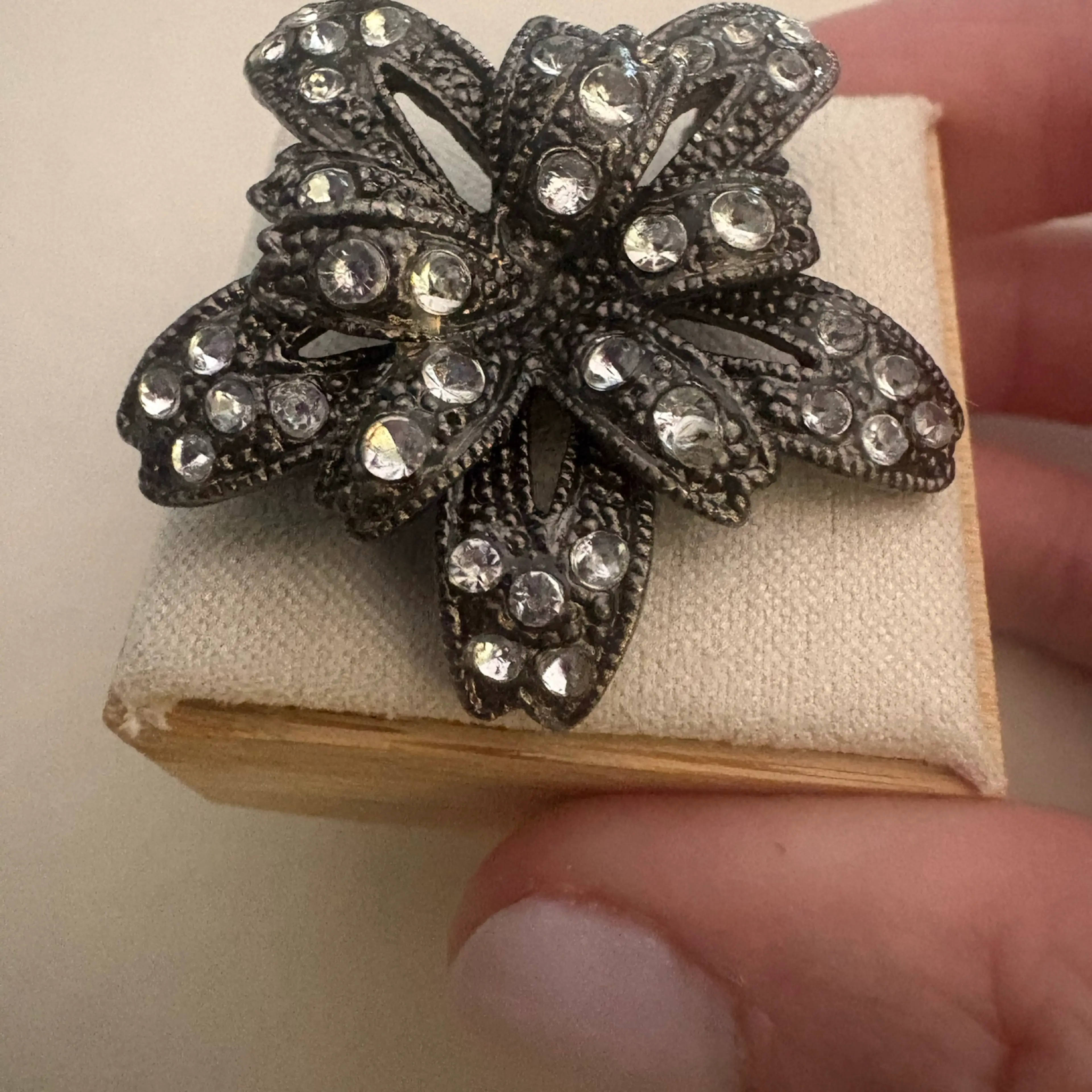 Image 2 of 6