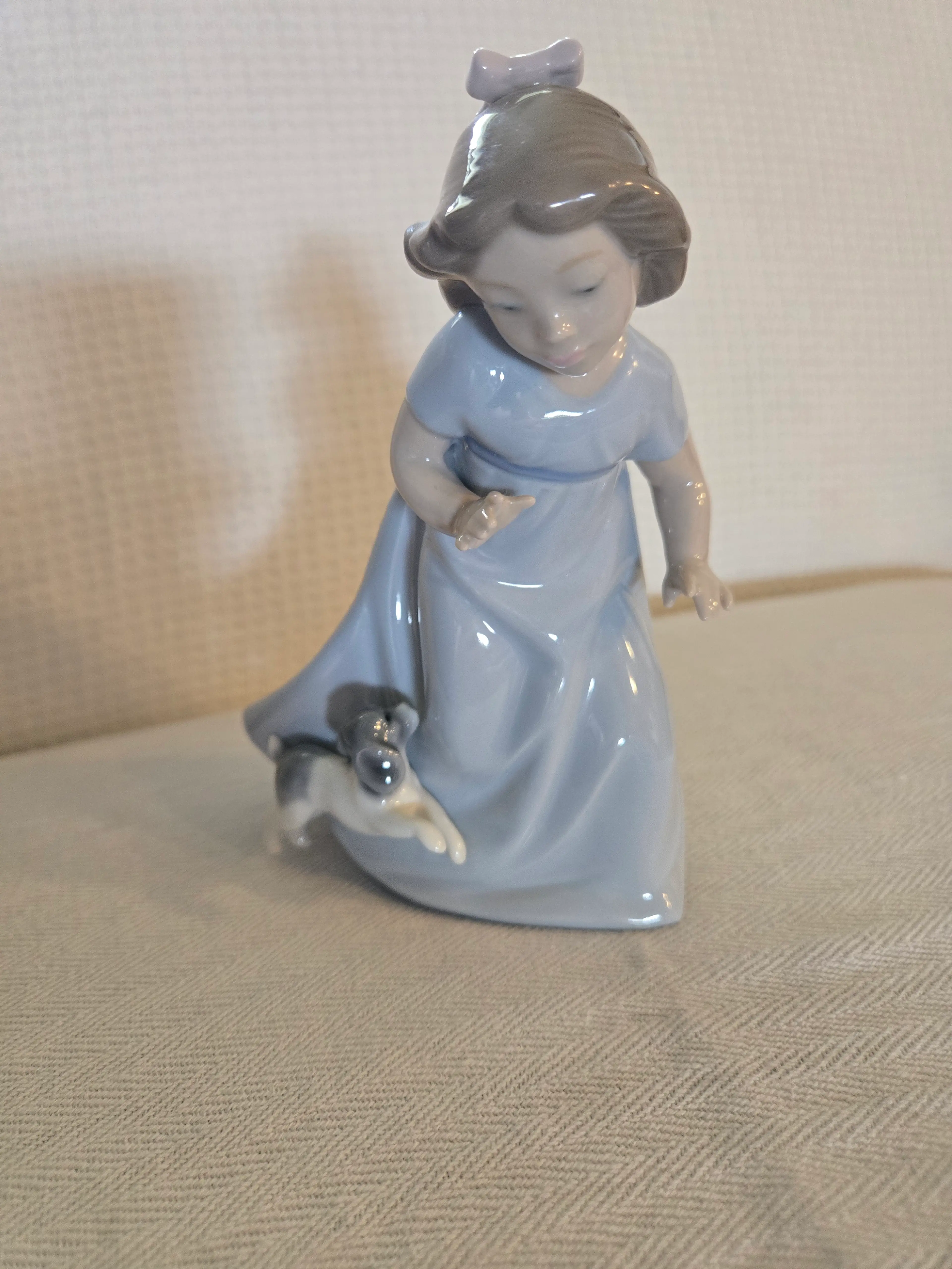 Image 1 of 7