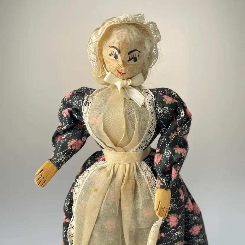 Ozark Walnut Head Doll Woman in Apron Bonnet Wooden Folk Art Figurine Vintage 8.5"