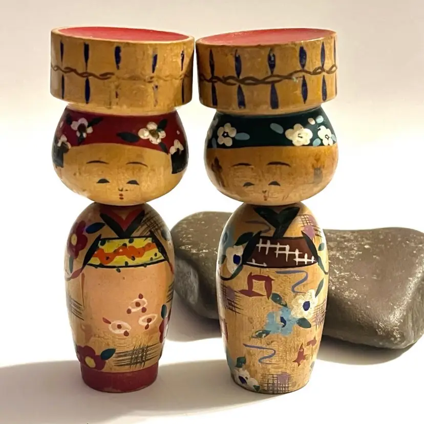 Vintage Pair of Japanese Kokeshi Dolls Hand Painted Wooden Nodders 3.75" H