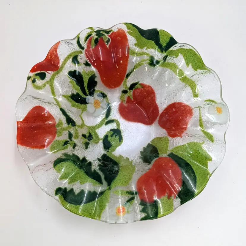 Strawberry Berry Bowl Sydenstricker Glass
