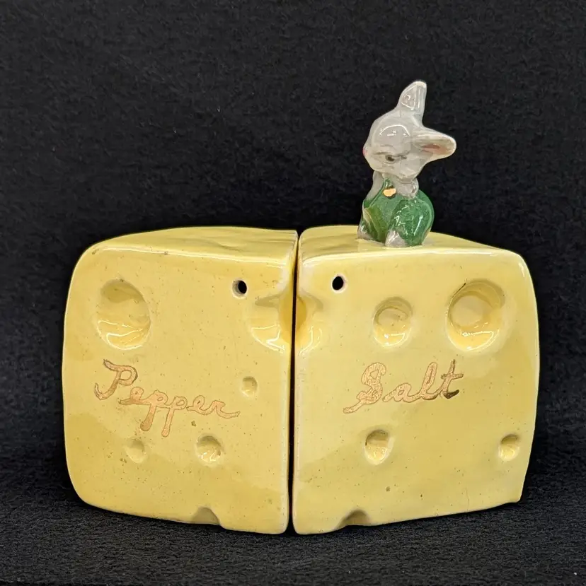 Vintage Anthropomorphic Mouse Swiss Cheese Wedges Salt & Pepper Shakers Kitsch