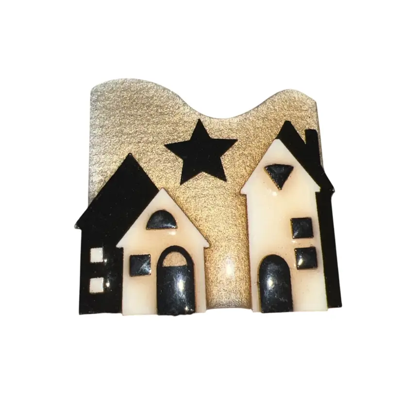 House Pin By Lucinda Black & White