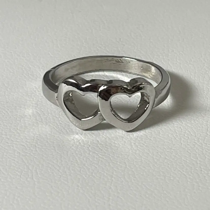 @@ Size 5.75 Silvertone Two Hearts Ring