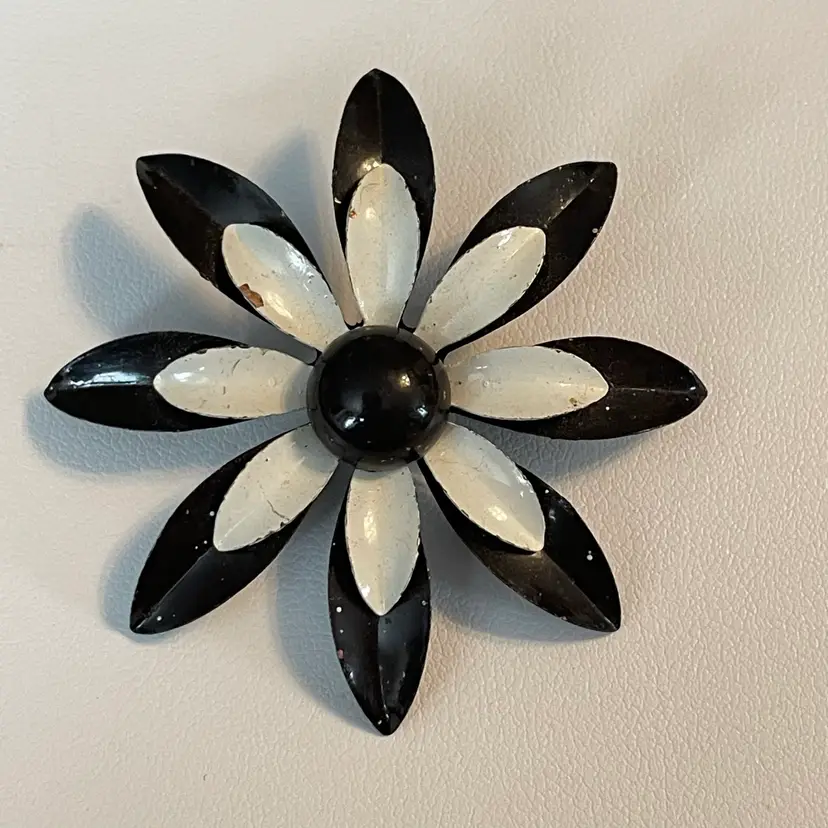 03 Enamel Flower Brooch Dark Brown and White
