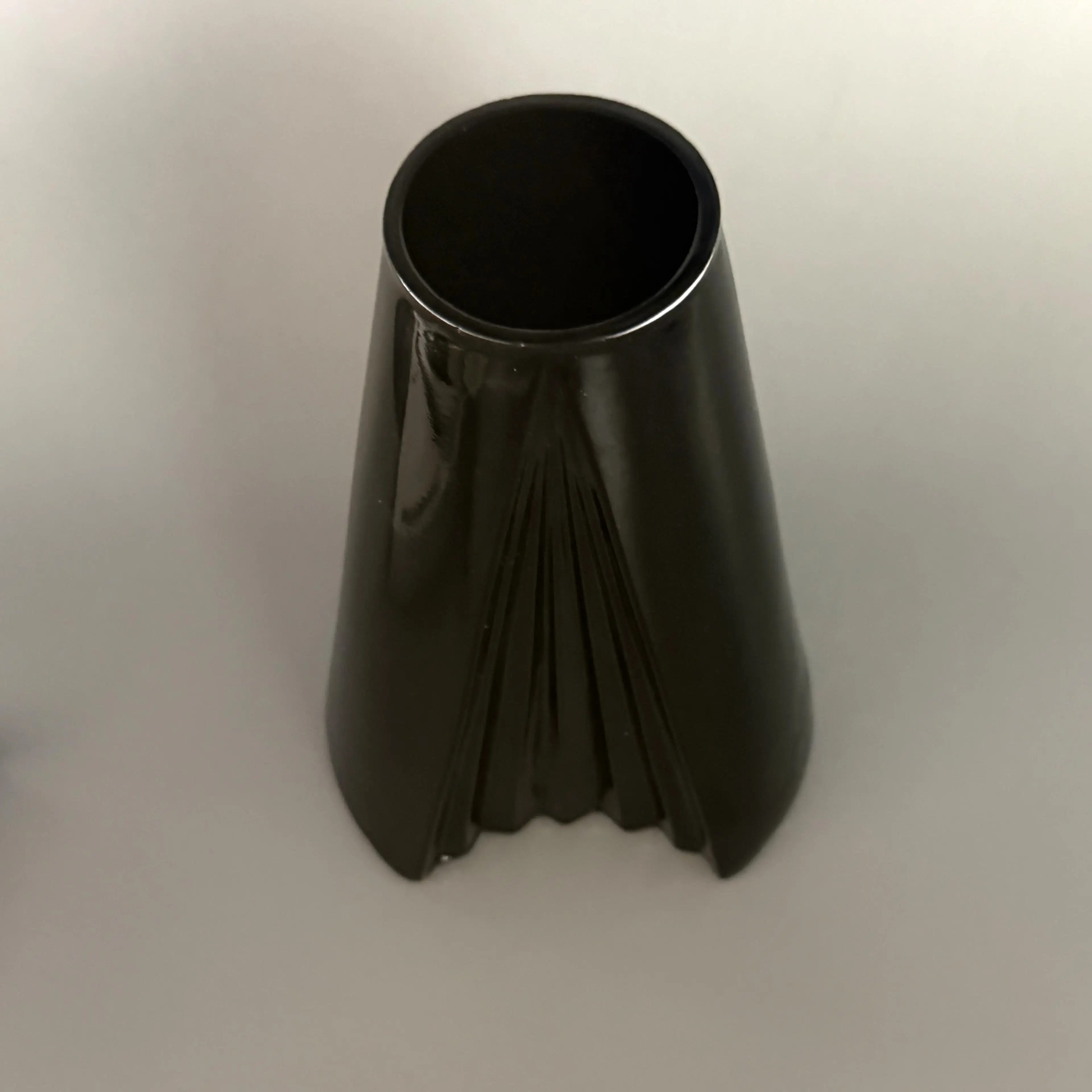 Image 2 of 8