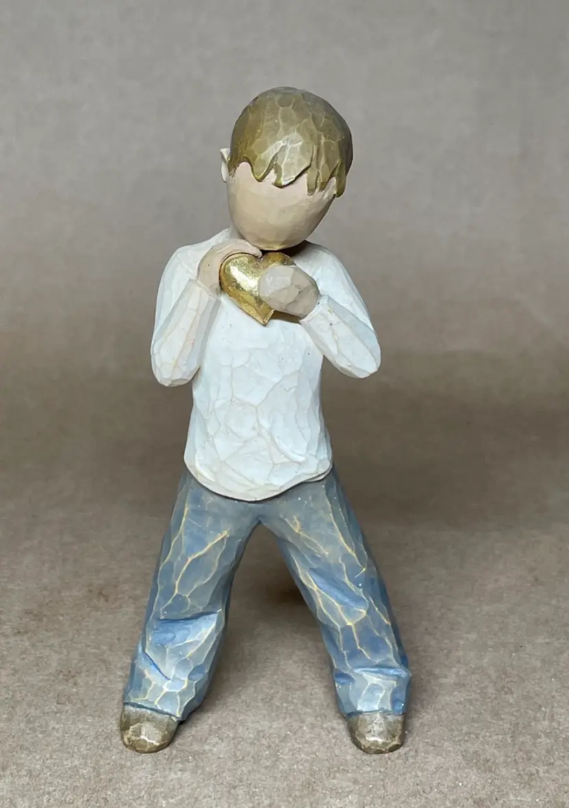 Willow Tree Boy with Heart of Gold Susan Lordi 2004 Figurine Pre-Owned No Box