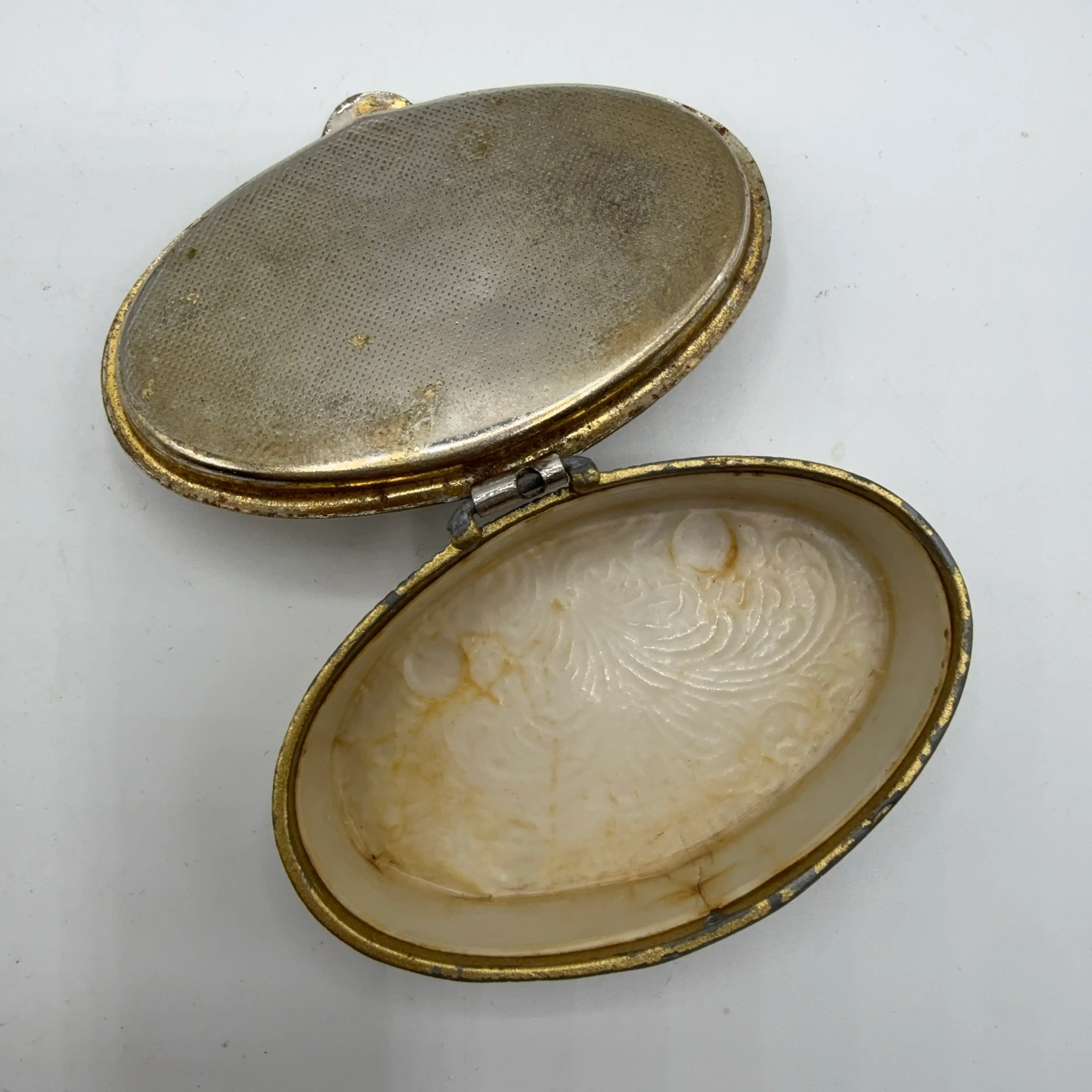 Image 4 of 4