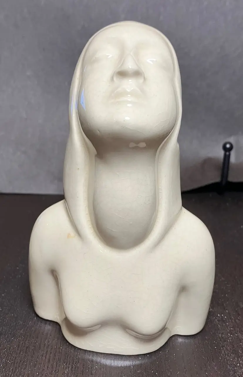 VTG Art Deco Woman Figurine Eyes Closed Looking Upwards