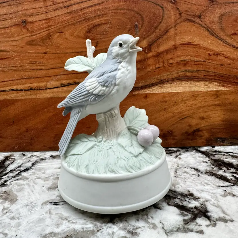Vintage Crowning Touch Collection Bird Music Box