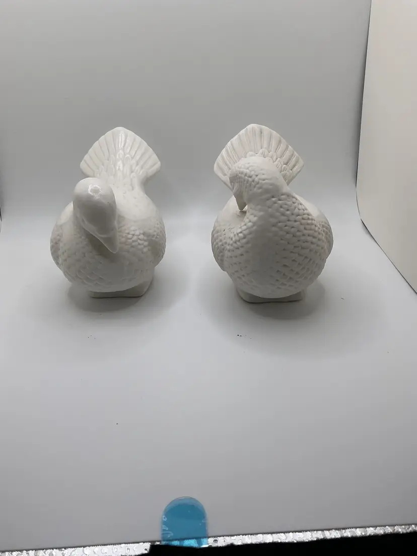 Pair of Vintage White Ceramic Dove Pigeon Figurines - Detailed Feather Texture