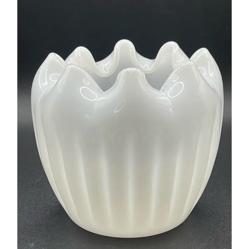 Vintage, Fenton MCM Milk Glass Ribbed Rose Bowl
