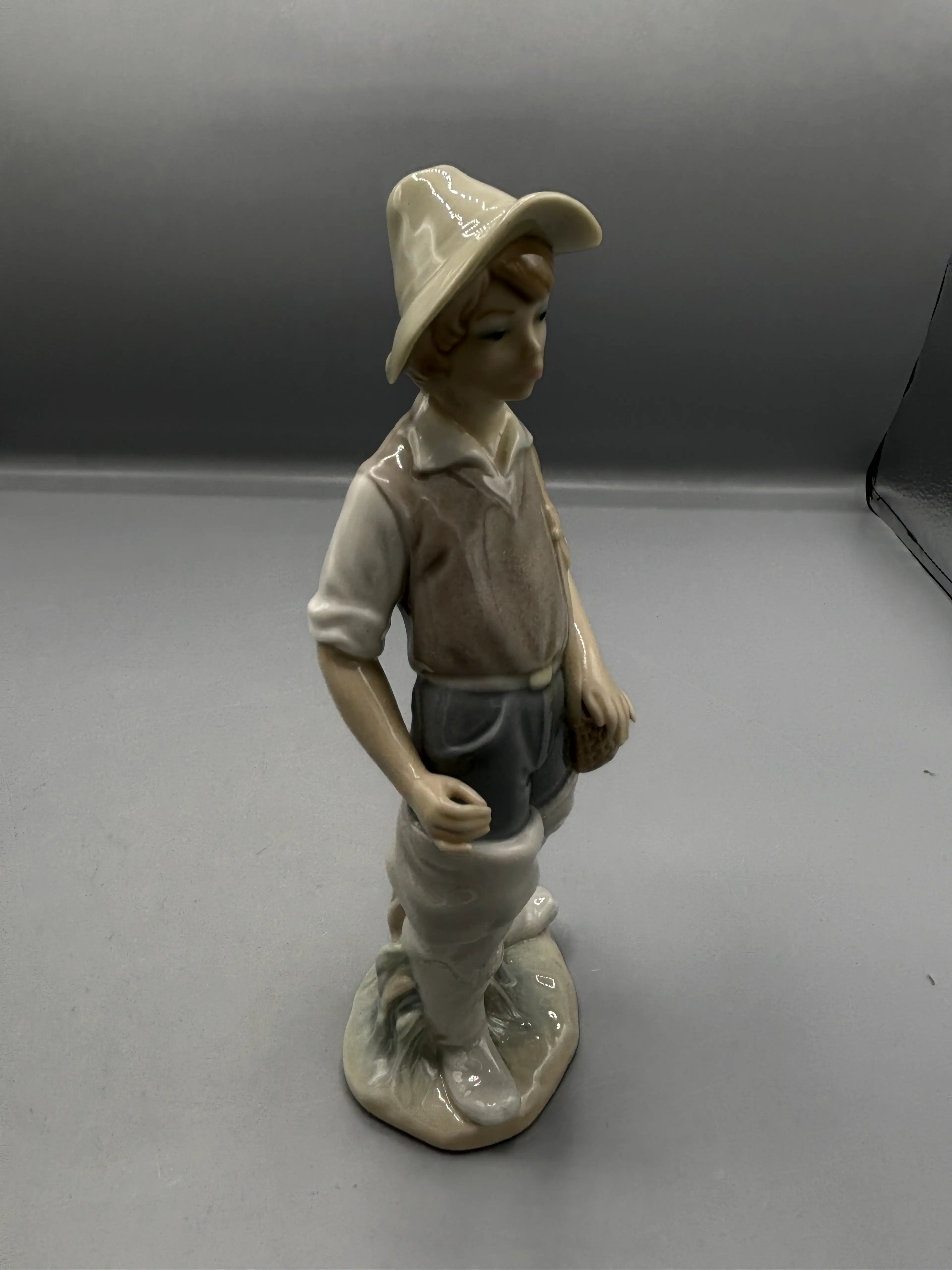 Image 2 of 6