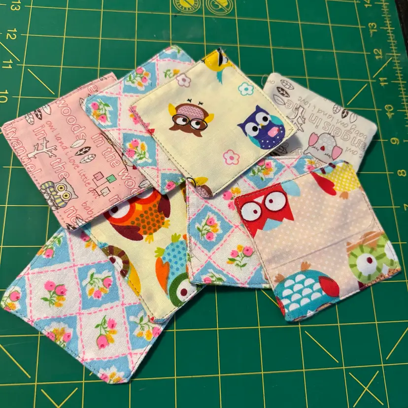 Set Of 8 Reusable “cotton Pads” Woven Cotton Print Backed With Flannel, Wash I Warm Water, Oxyclean Is Ok, Bleach May Fade Colors, Dryer Ok
