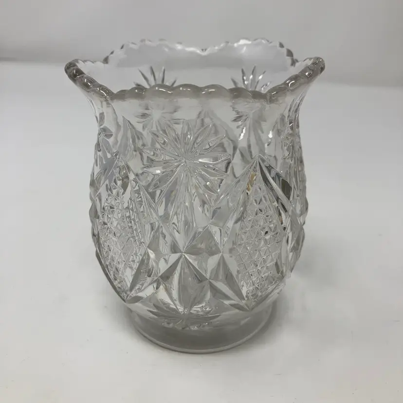 4 1/4” Tall UV Reactive Glass Vase/Candle Holder! 3 1/4” Wide!