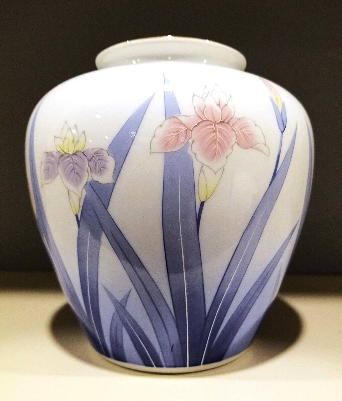 Niknax · 1980s Otagiri Japan Ceramic Floral Pattern Vase w/ Gold