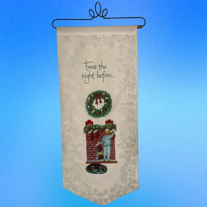 Lace Christmas Wall Hanging