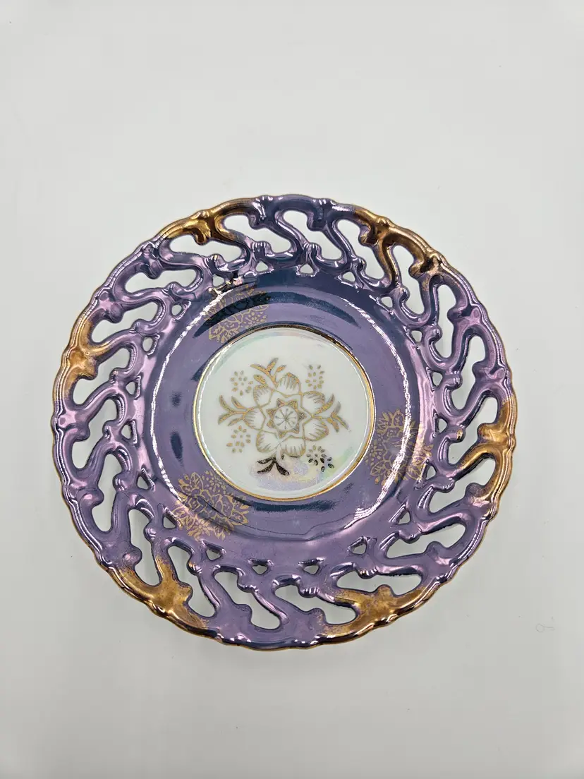 #D25 Nippon Yoko Boeki Purple Lusterware Saucer