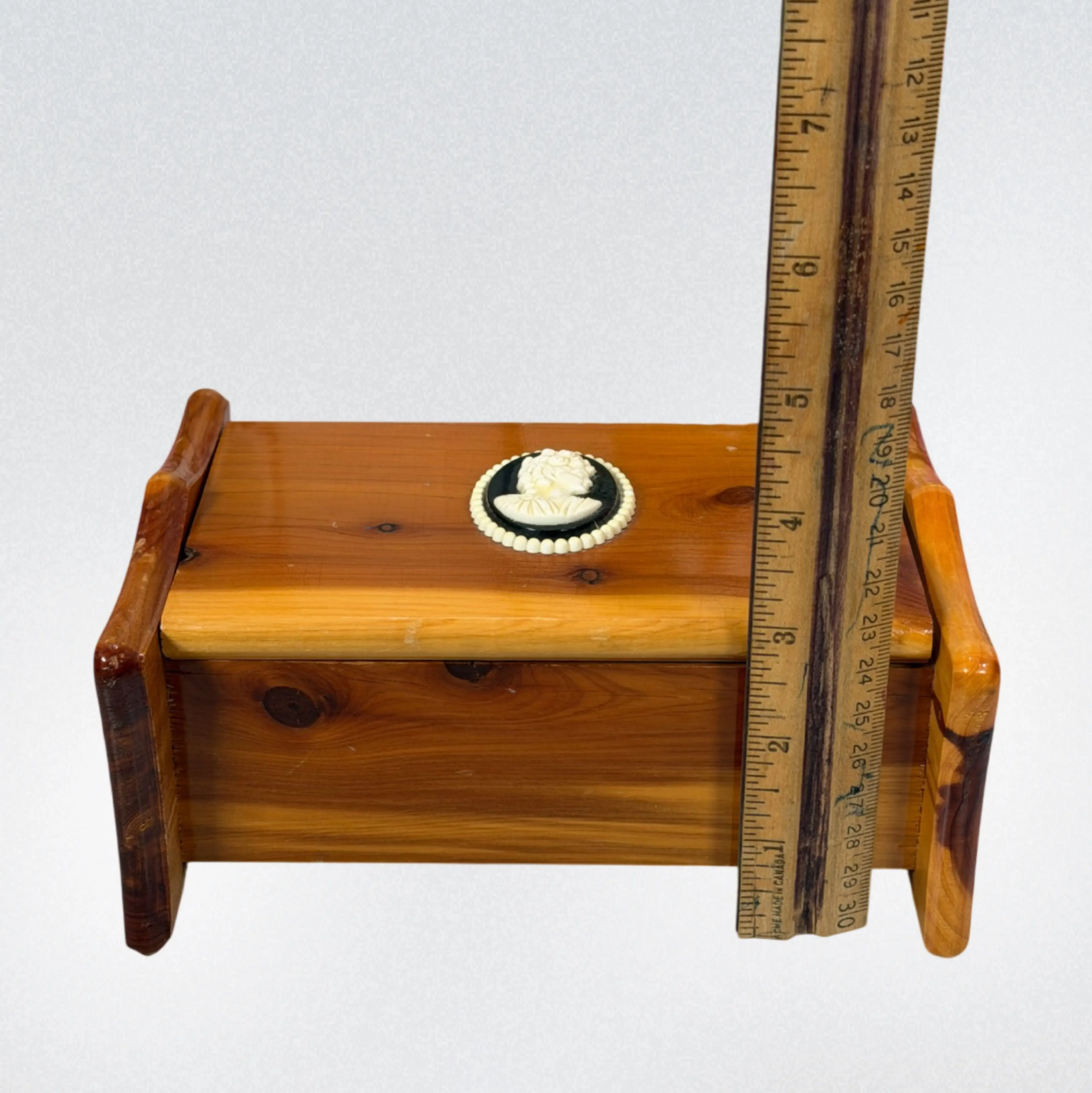 Image 4 of 7