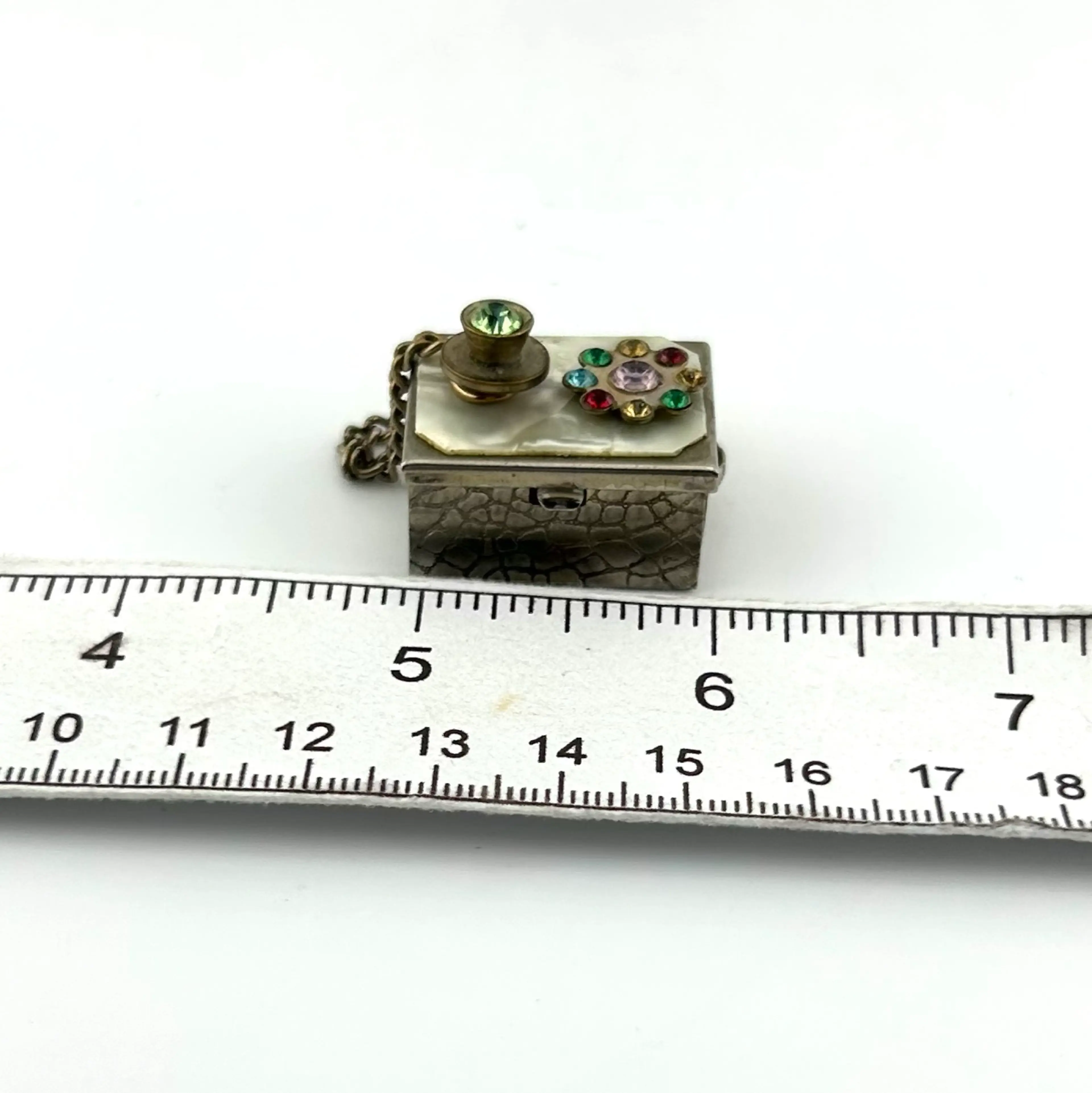 Image 4 of 5