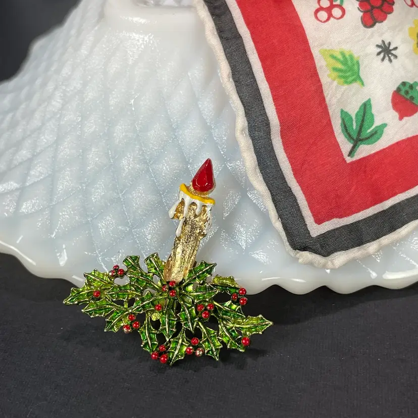Christmas Holly Candle Enamel Gold Tone Brooch Vintage Unmarked 1.5"