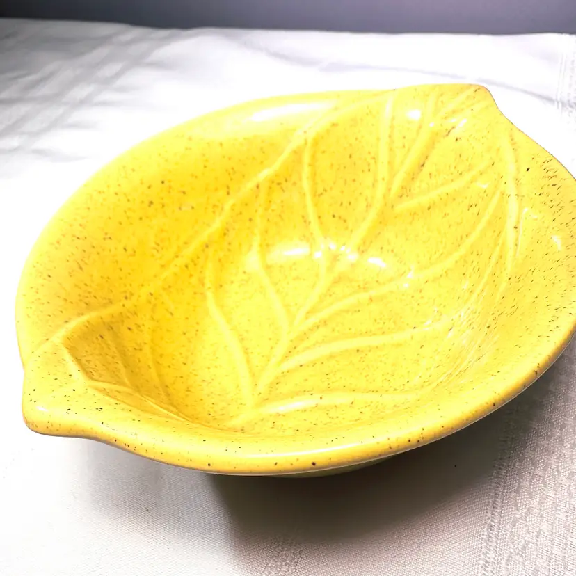 Vintage California Pottery Chartreuse Yellow Speckled Leaf Bowl