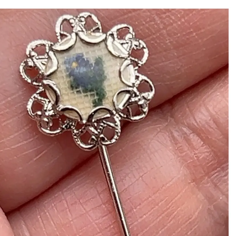 #01 Vintage Cross Stitch Floral Stick Pin Silver Tone Filigree Needlework Jewelry