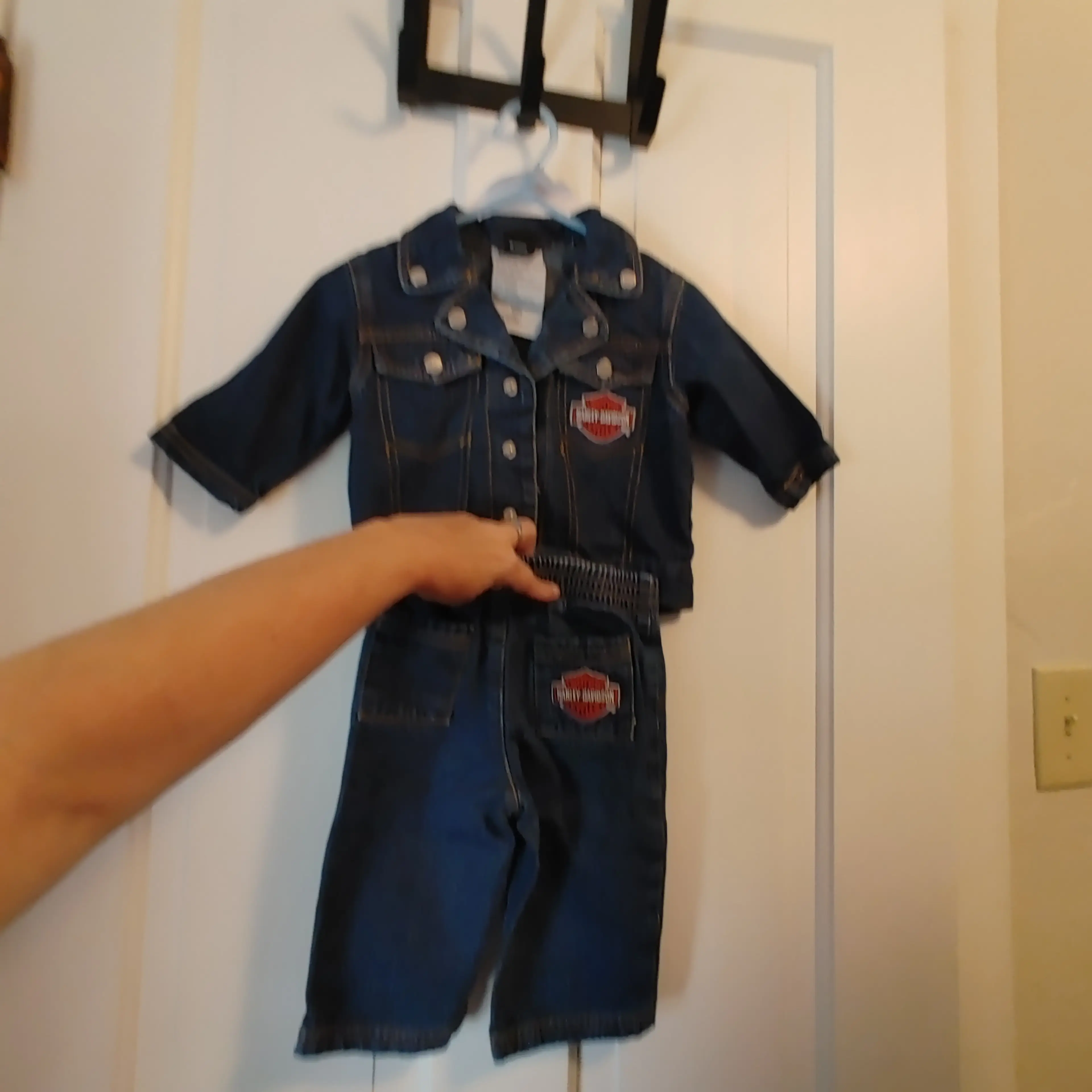 Image 1 of 4