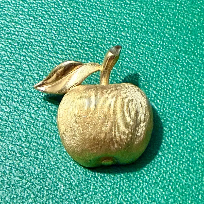 Vintage Signed Crown Trifari Apple Textured Goldtone Brooch (KK)